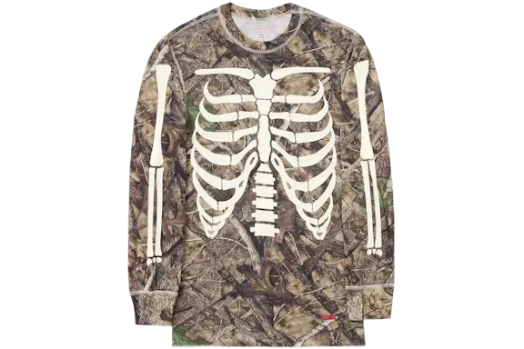 Supreme Hanes Bones Thermal Crew Woodland Camo US M